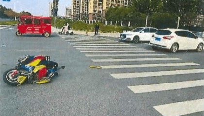 电动车“身份”困局：老人骑96.8公斤电动车被撞后身亡，司机获刑，超标电动车该算机动车么？