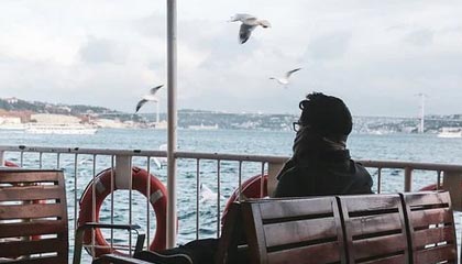 中证移动互联网指数上涨0.17%,前十大权重包含东方财富等