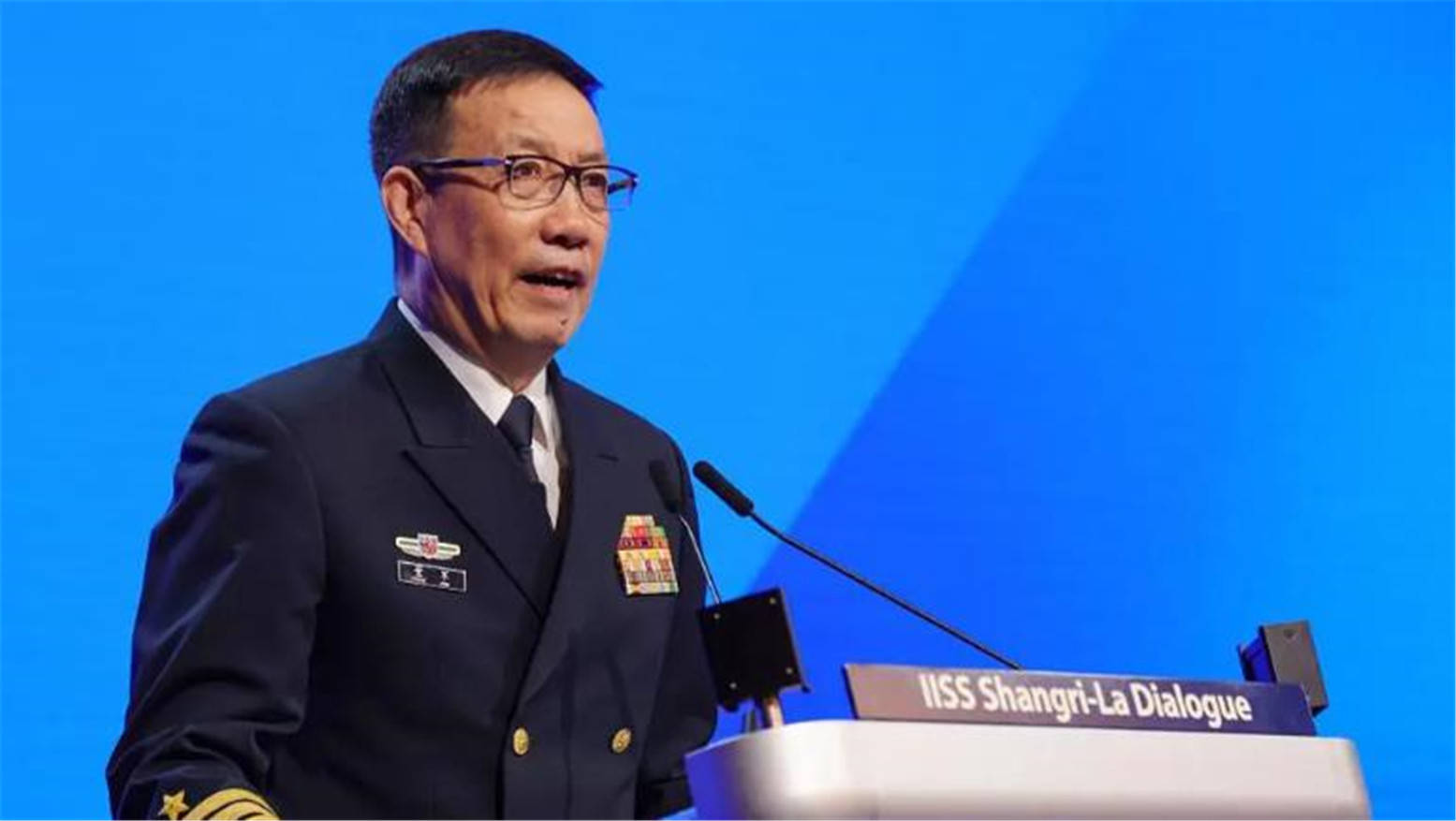 董军王毅算完账后，人民日报16字通告全球，中美元首会晤时机已到