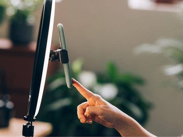 北京日报社区小板报 | 骑乘电动自行车戴头盔或成强制规定