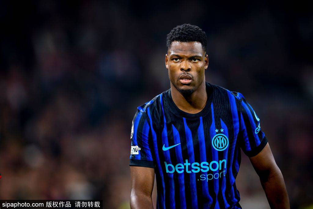 阿奇姆彭重返泰达足球场:从旧将到新星的蜕变之路