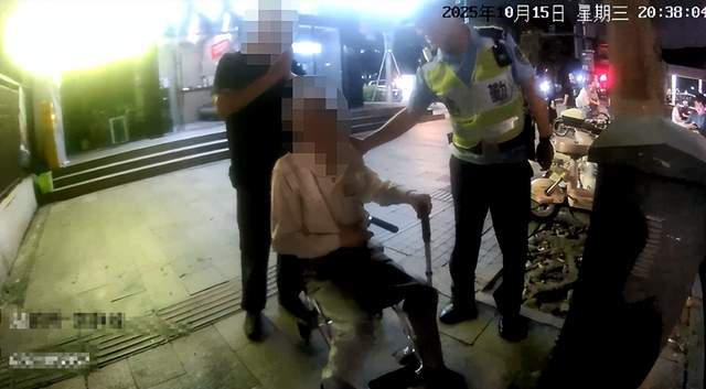 92岁老人刚到杭州就惊动警方！曾在浙大求学数十年，坐轮椅坚持回母校看看